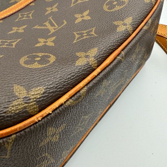 100% Authentic Louis Vuitton Blois - Picture 12 of 16